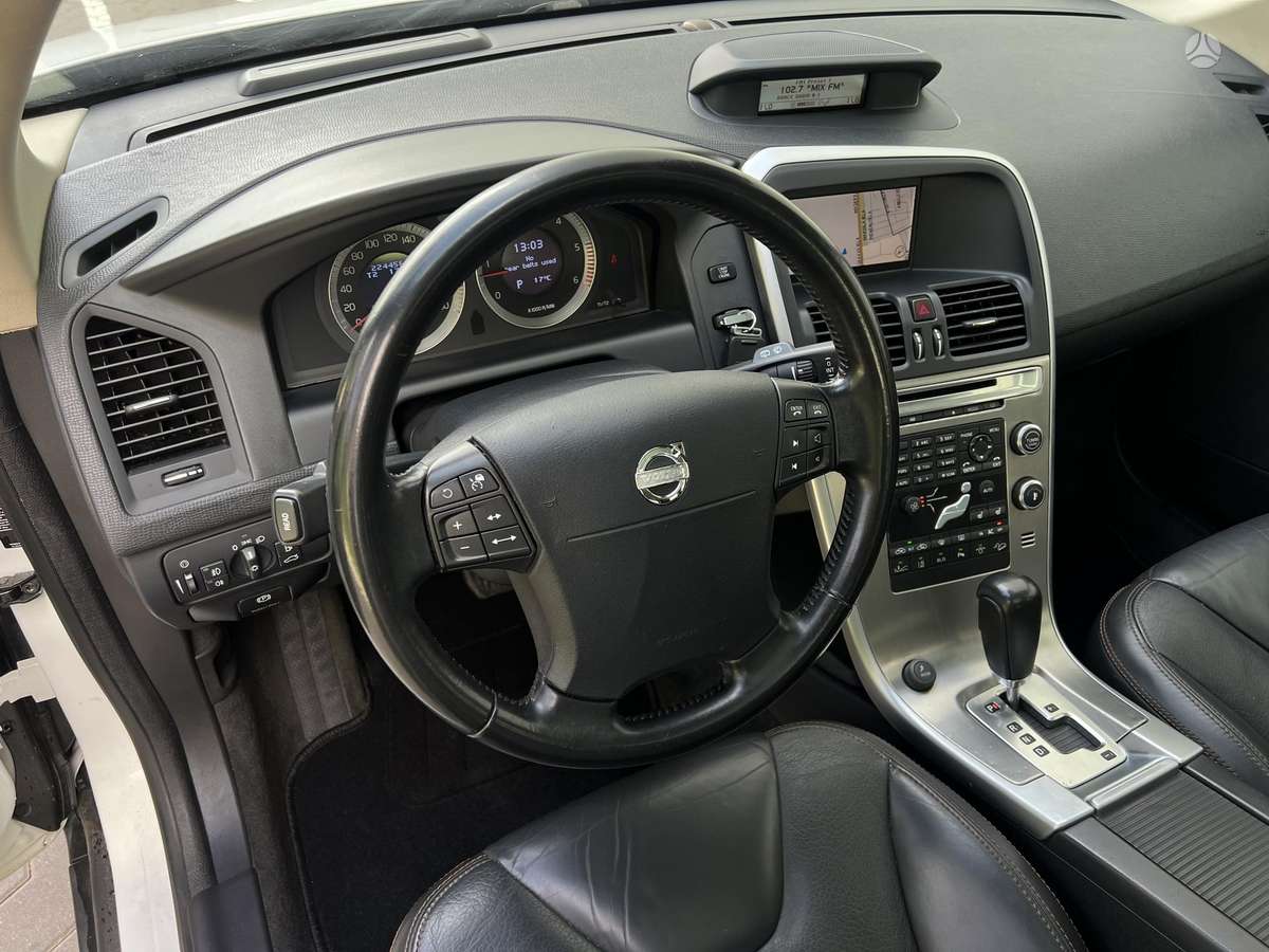 Volvo XC60, Внедорожник / Кроссовер