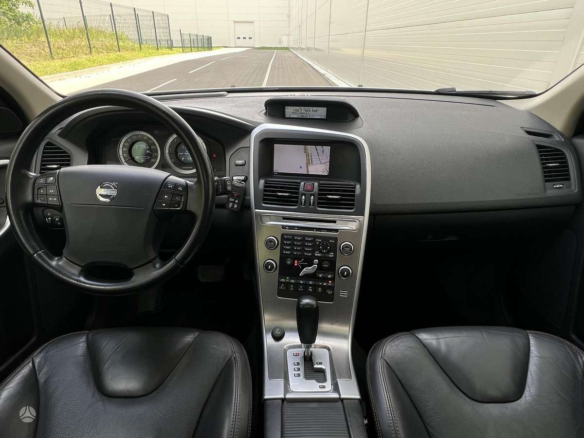 Volvo XC60, Внедорожник / Кроссовер