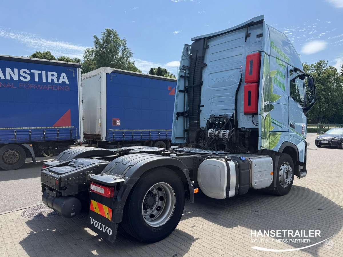 Volvo FH LNG, double sleeper