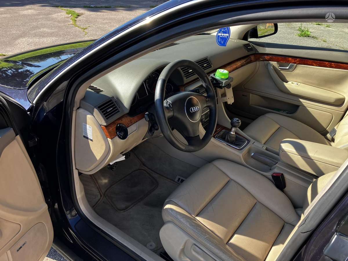 Audi A4, 2.5 l., Седан
