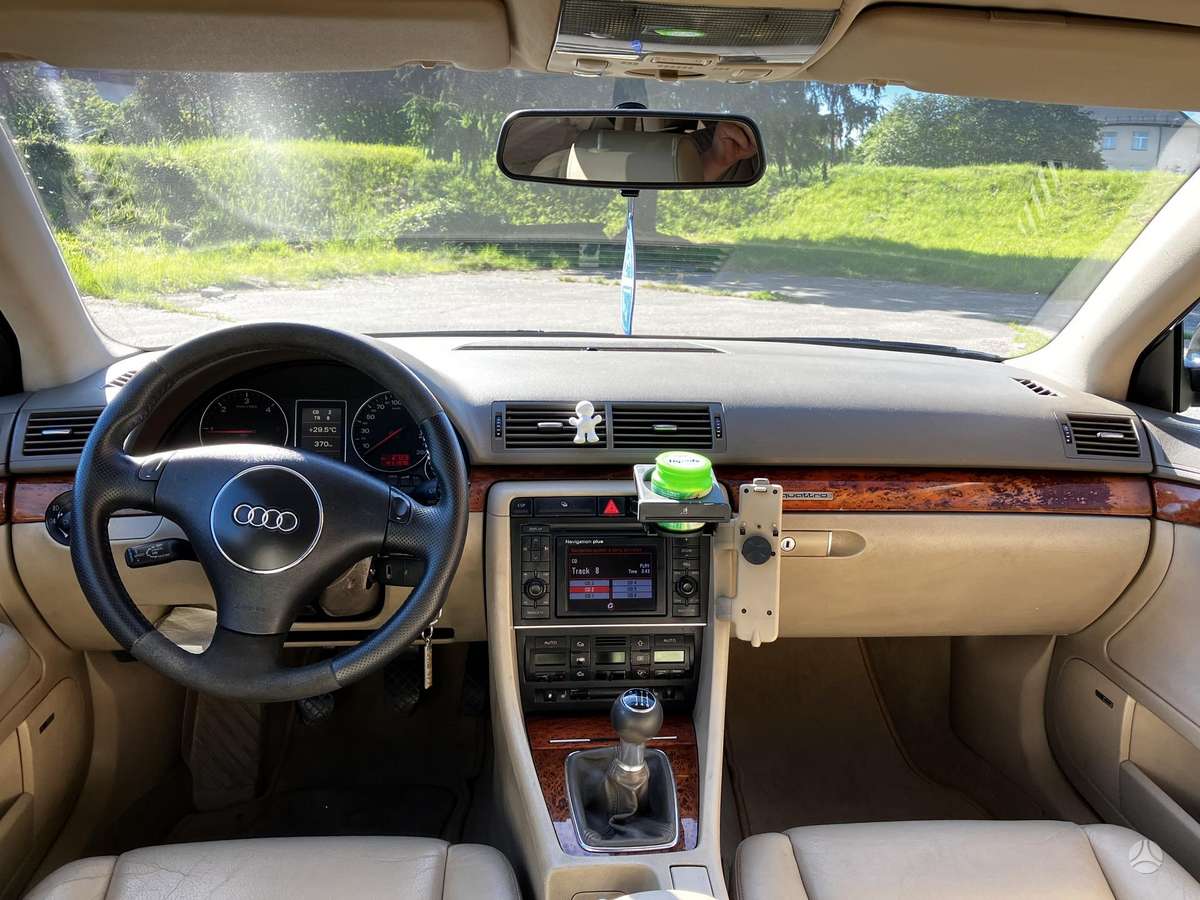 Audi A4, 2.5 l., Седан