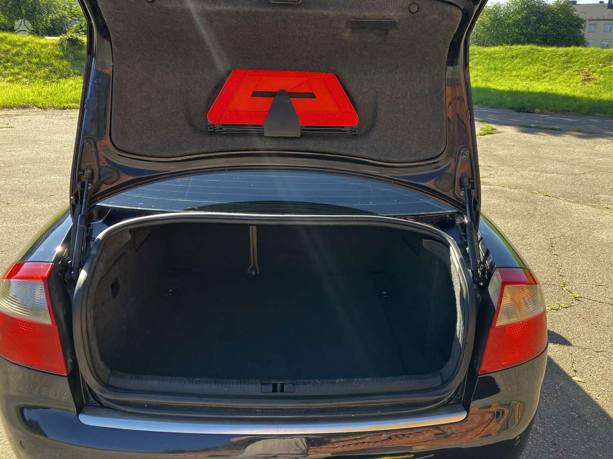 Audi A4, 2.5 l., Седан