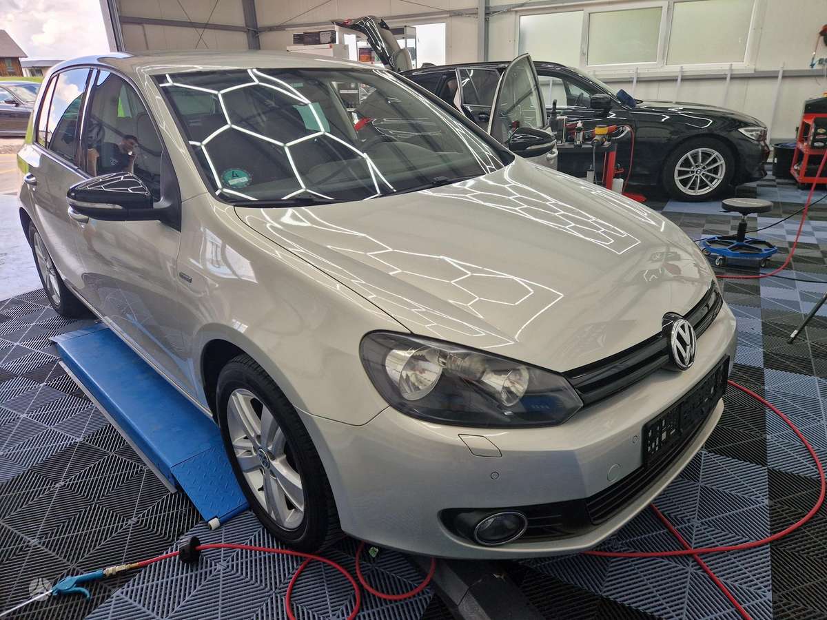 Volkswagen Golf, 1.2 l., Хэтчбек