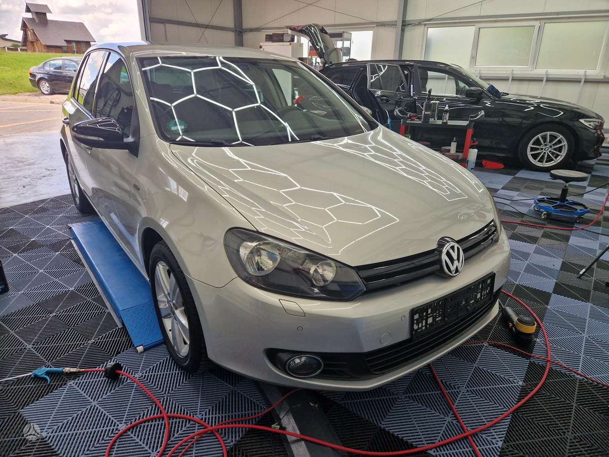 Volkswagen Golf, 1.2 l., Хэтчбек