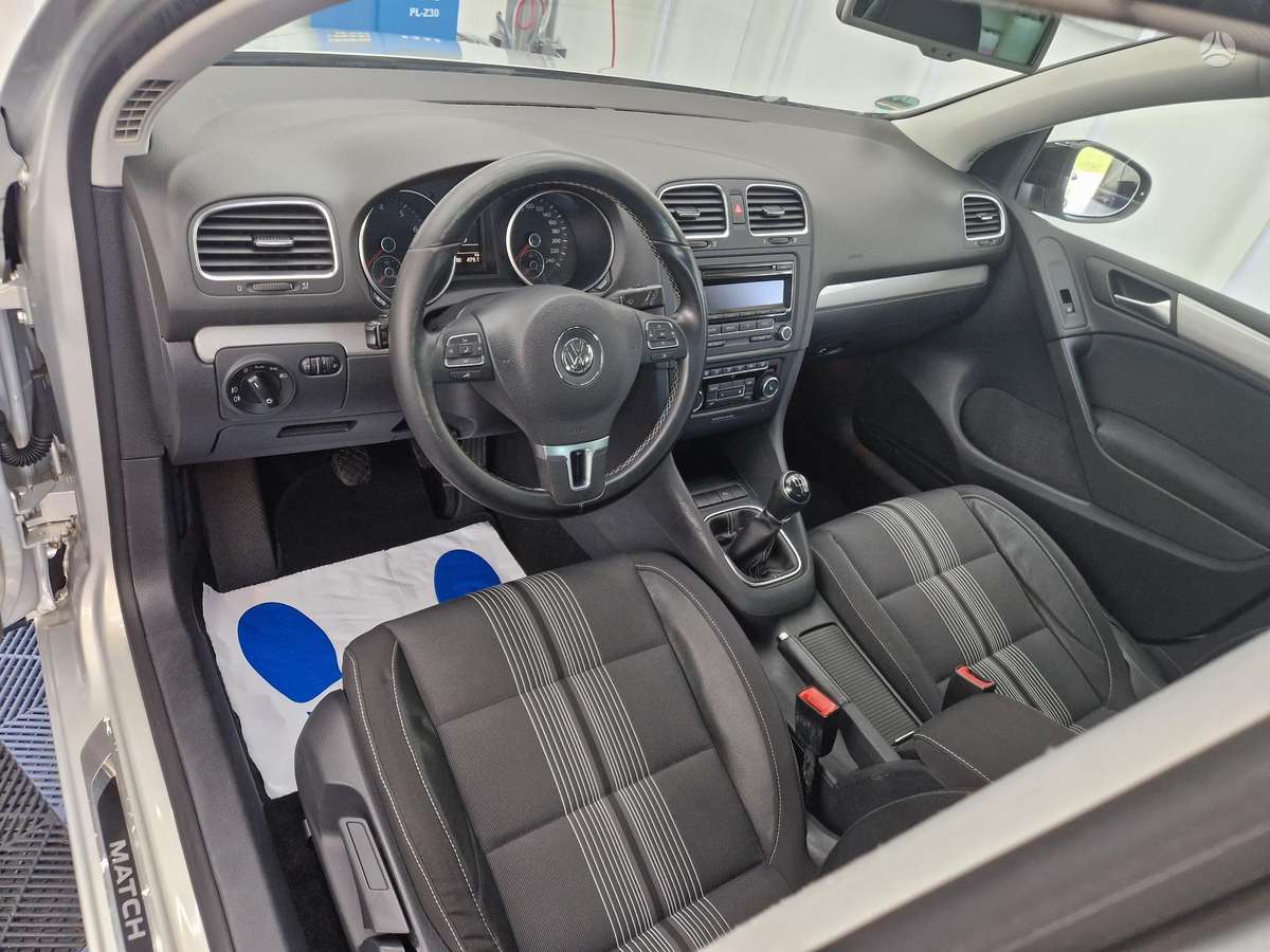 Volkswagen Golf, 1.2 l., Хэтчбек