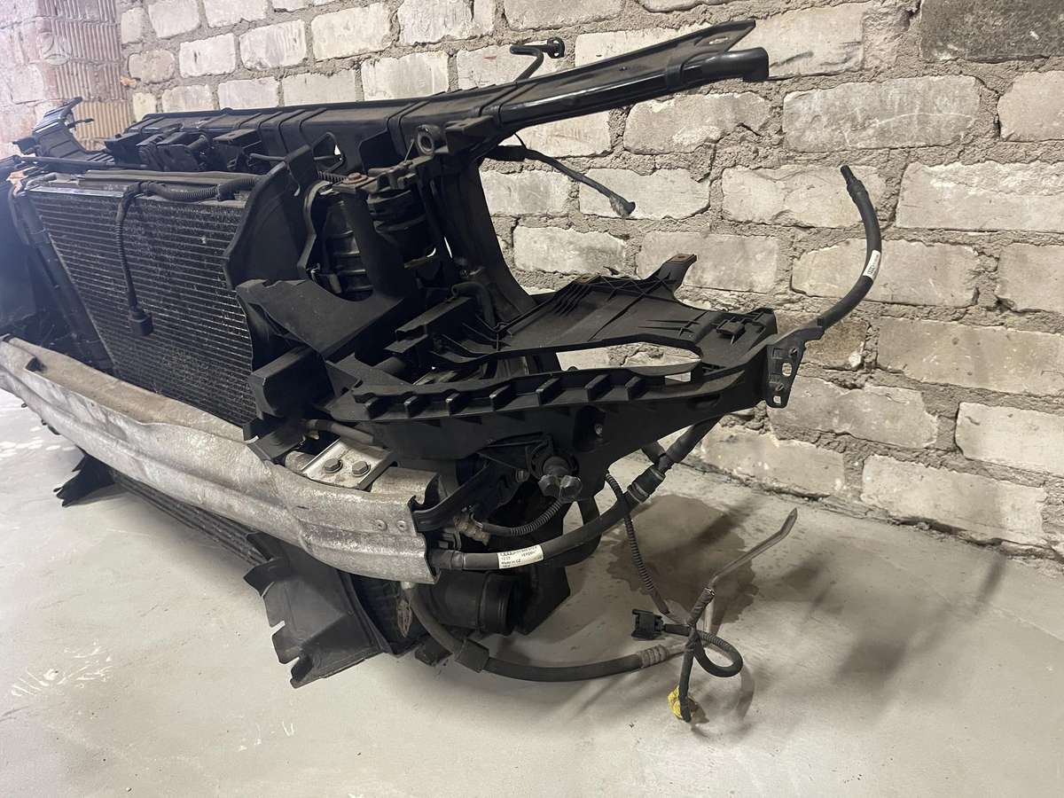 Audi A4, Televizoriaus komplektas, radiatorius