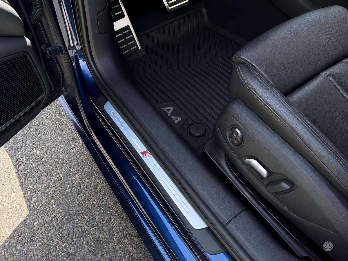 Audi A4, 2.0 l., Седан