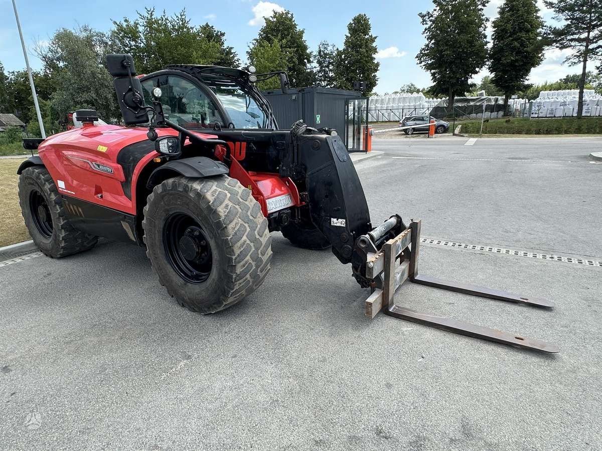 Manitou 841, telescopic handler