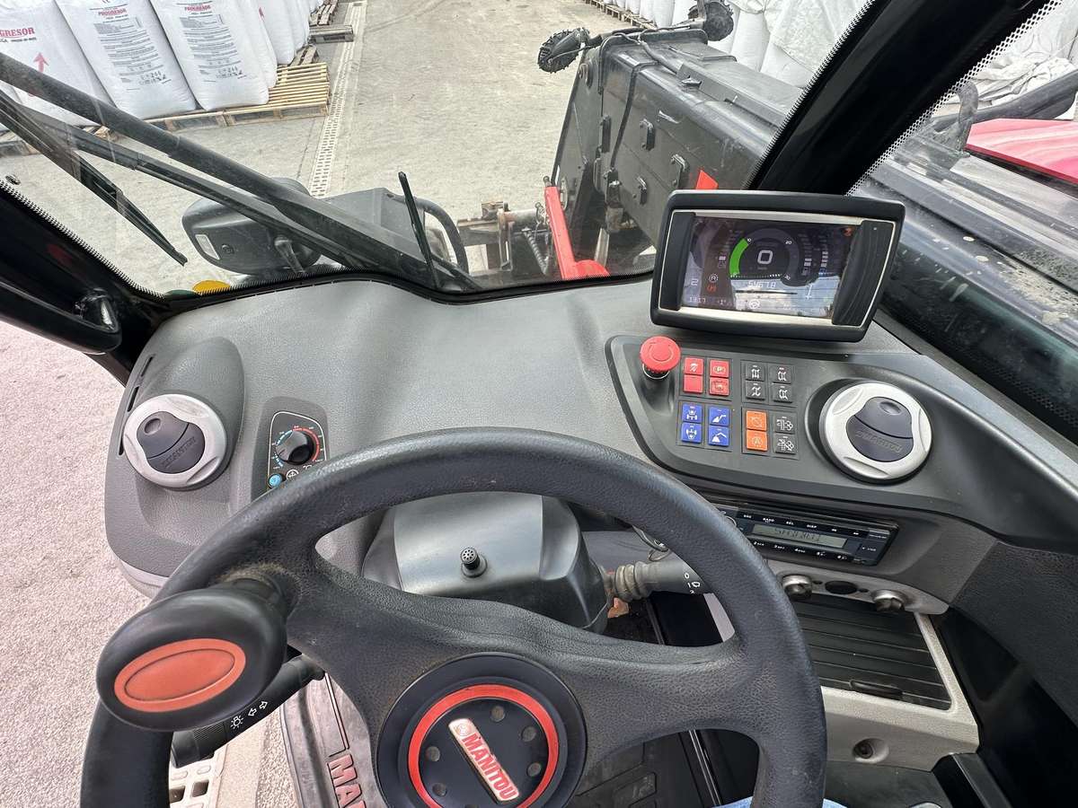 Manitou 841, telescopic handler