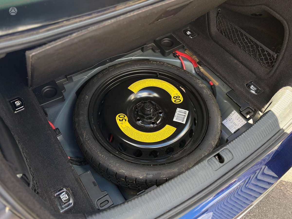 Audi A4, 2.0 l., Седан