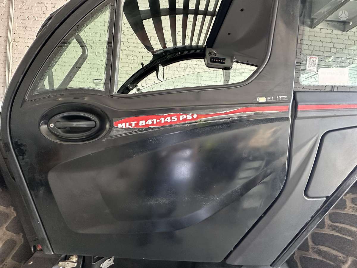 Manitou 841, telescopic handler