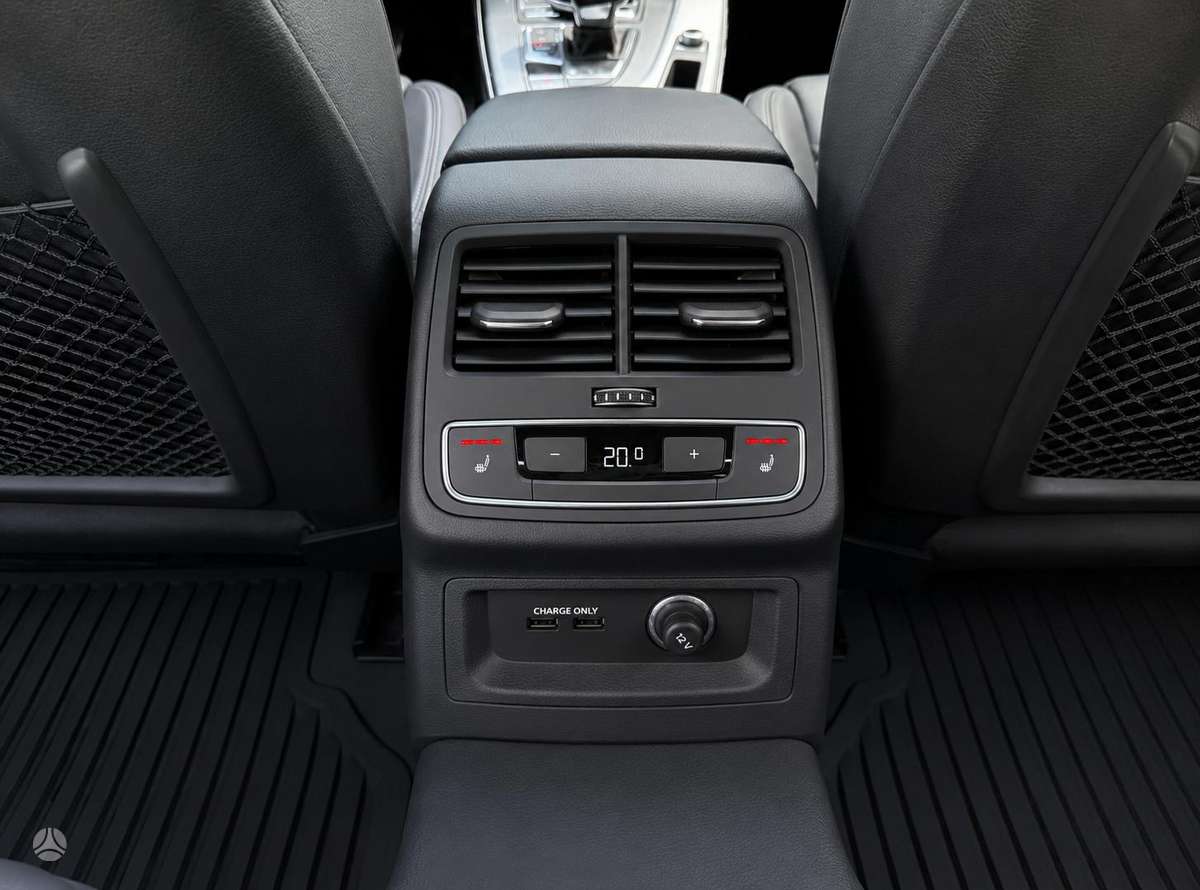Audi A4, 2.0 l., Седан