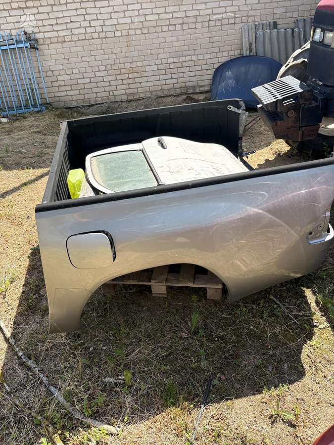 Toyota Hilux - 3