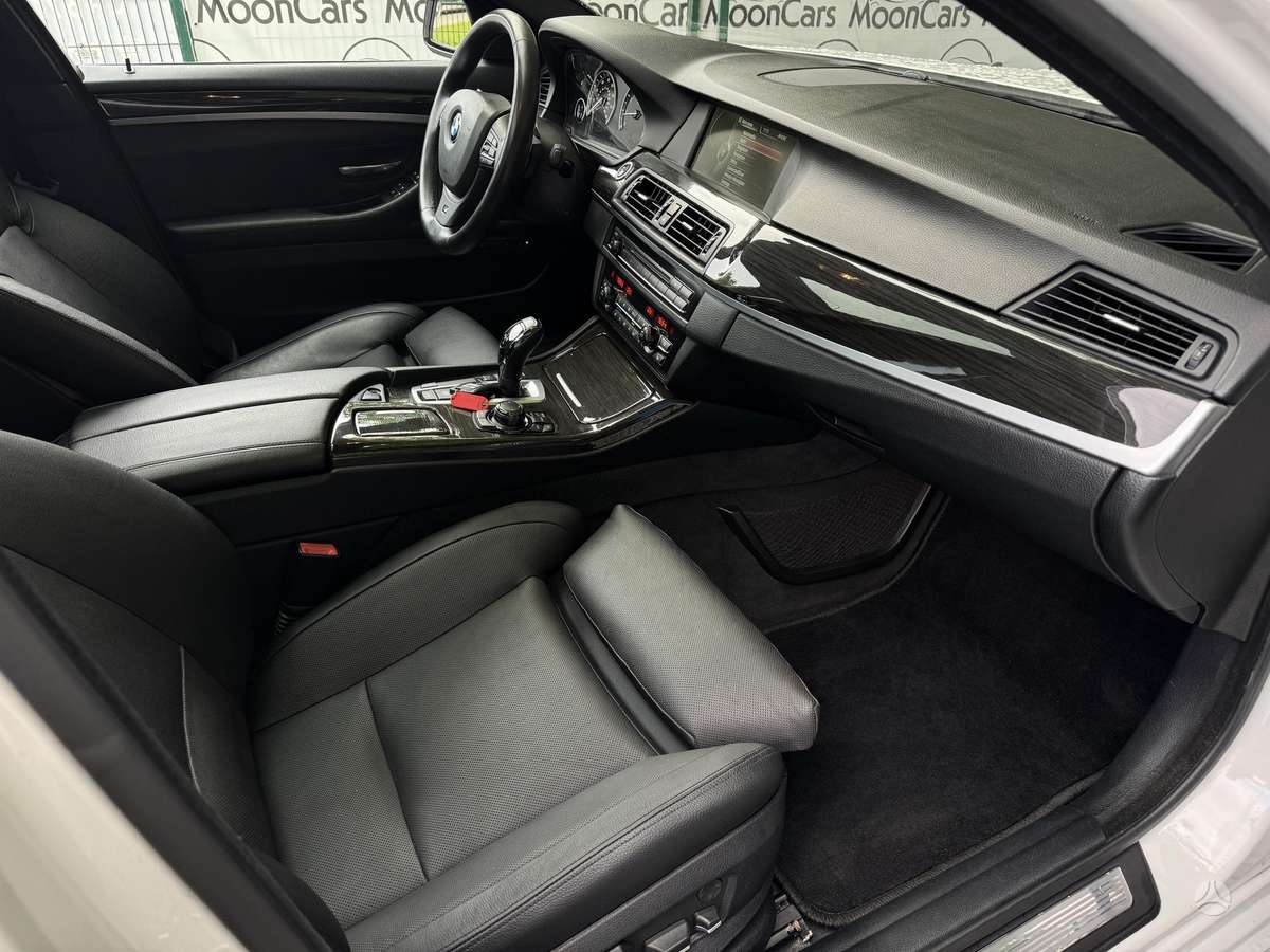 BMW 550, 4.4 l., Седан