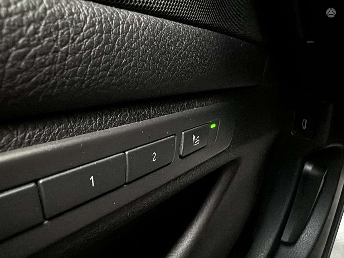 BMW 550, 4.4 l., Седан