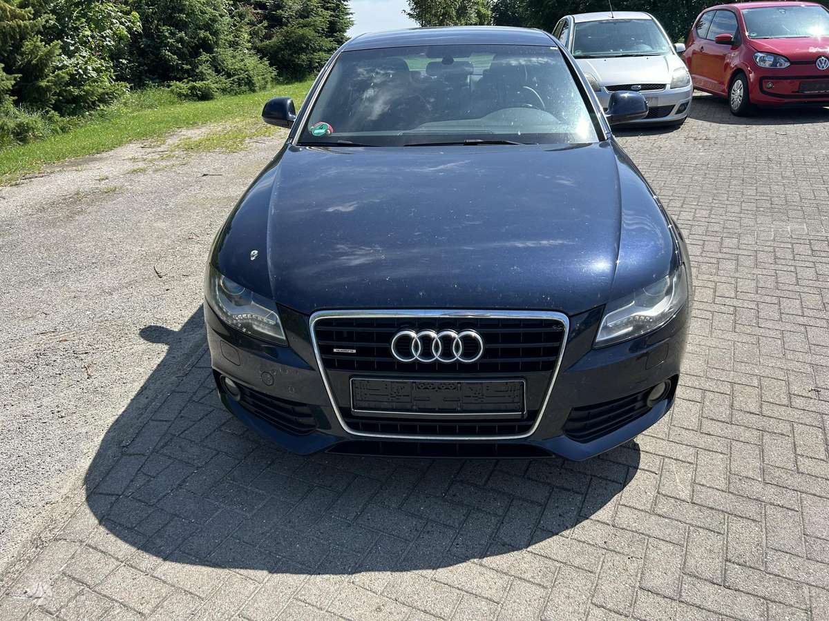 Audi A4, 3.2 l., Седан