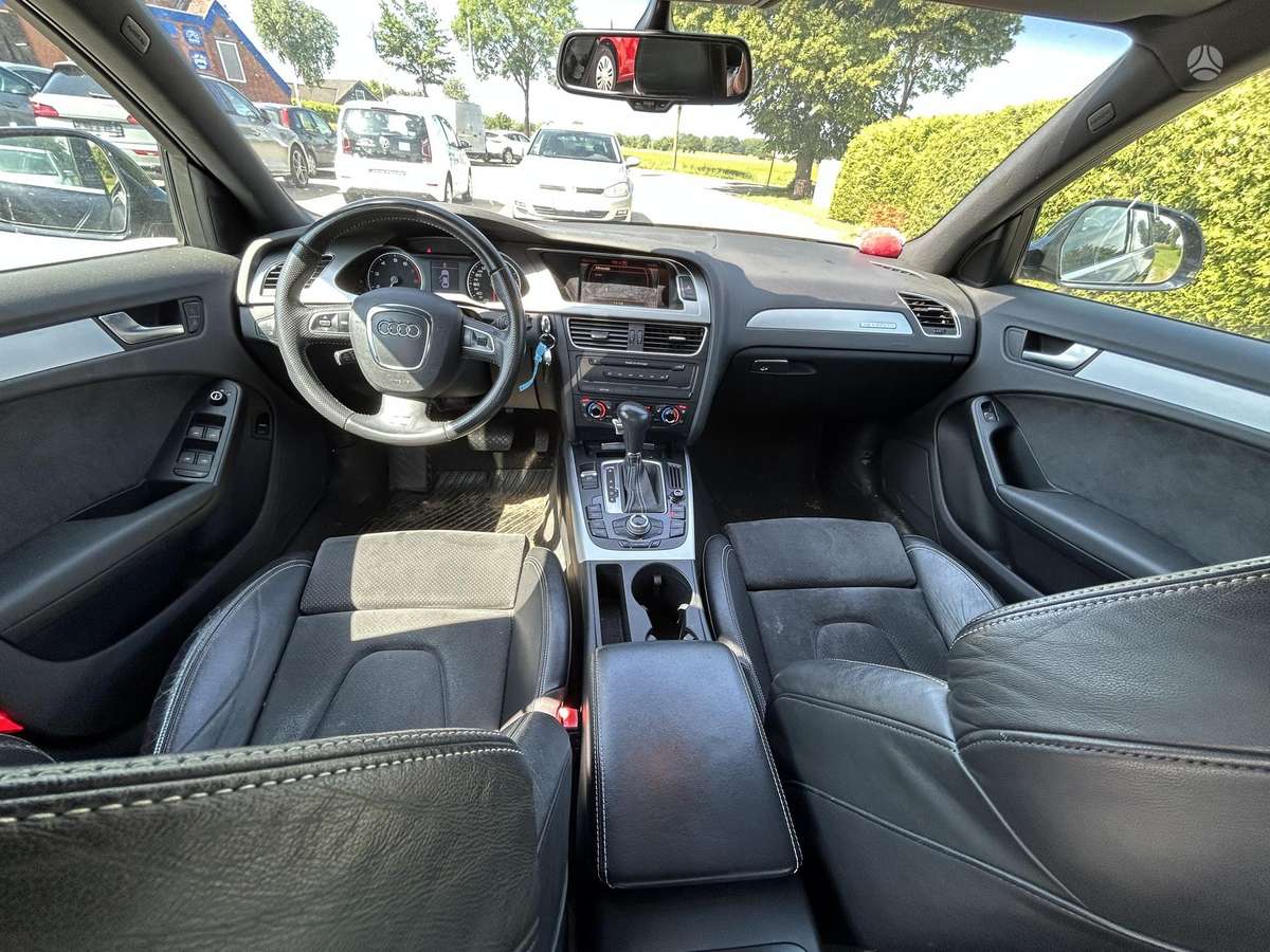 Audi A4, 3.2 l., Седан