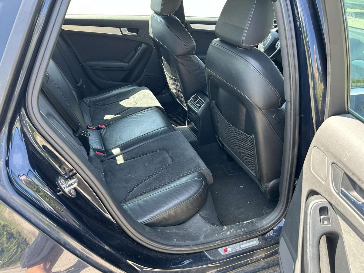 Audi A4, 3.2 l., Седан