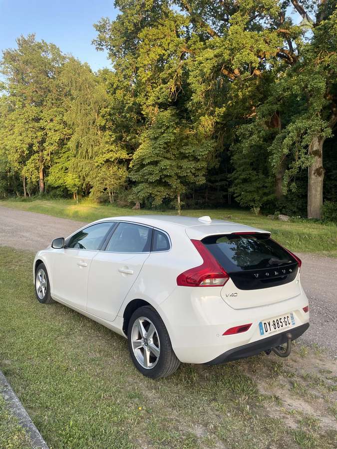 Volvo V40, 2.0 l., Хэтчбек