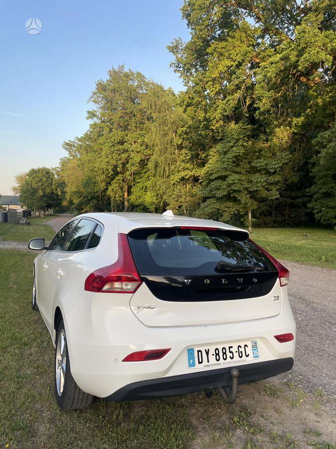 Volvo V40, 2.0 l., hatchback