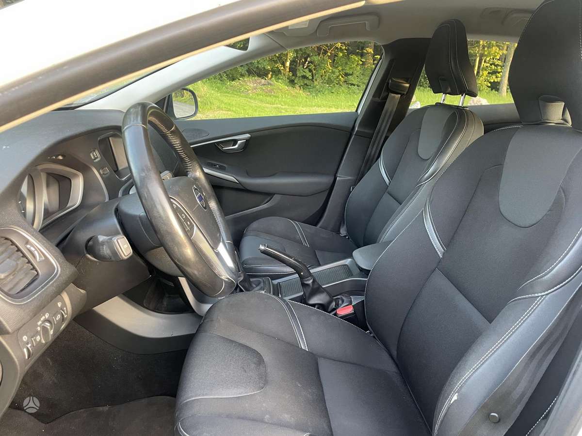 Volvo V40, 2.0 l., Хэтчбек