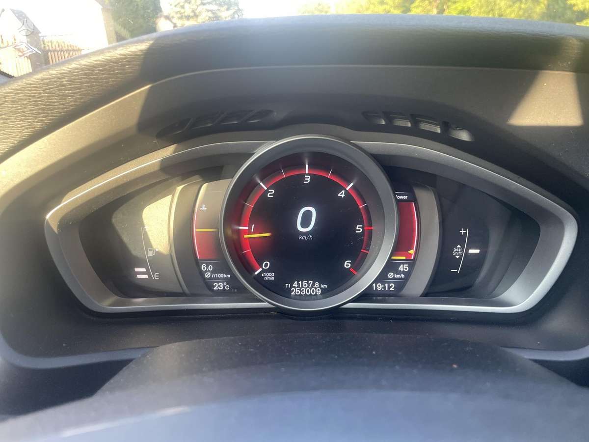 Volvo V40, 2.0 l., hatchback