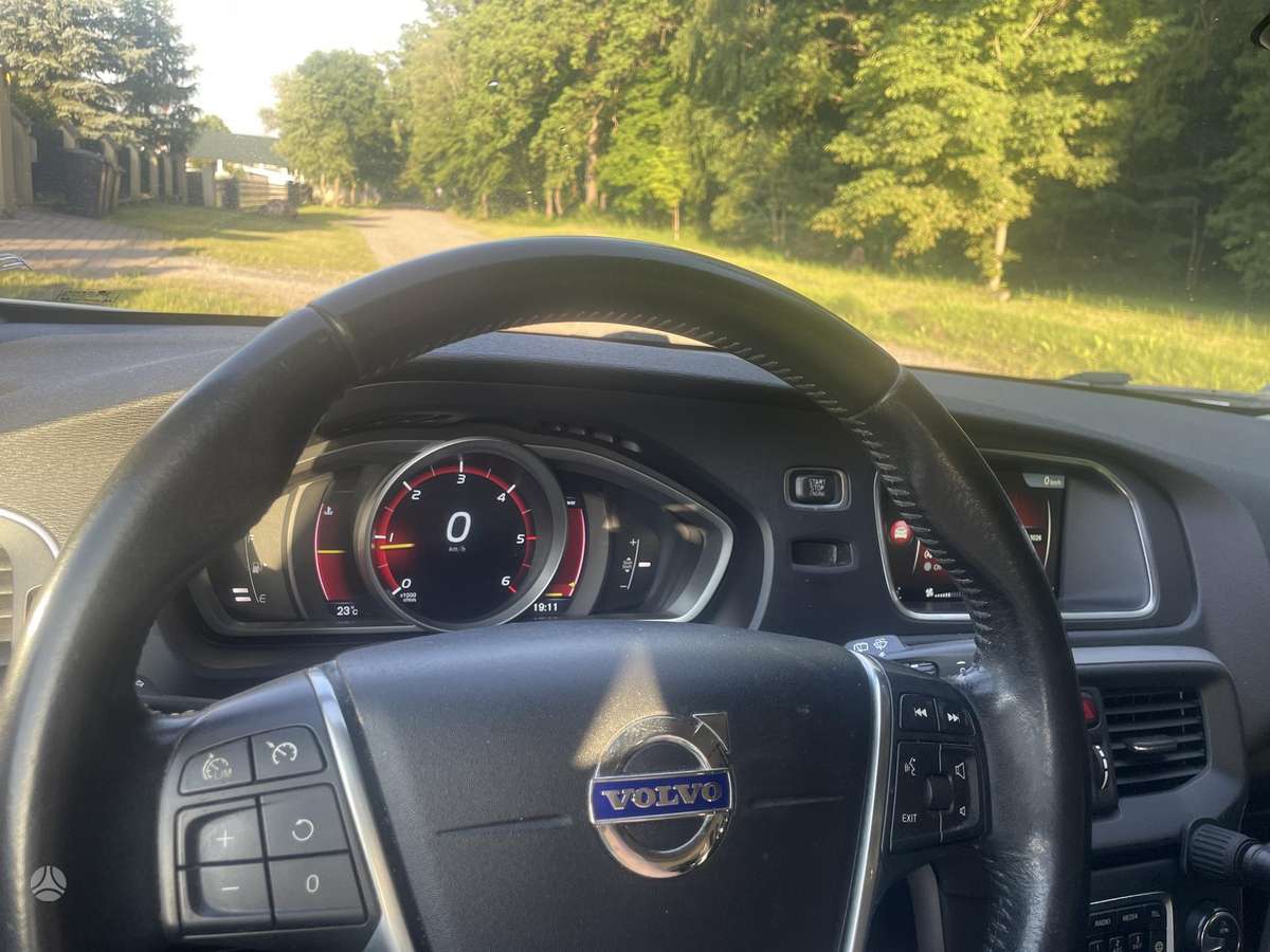 Volvo V40, 2.0 l., Хэтчбек
