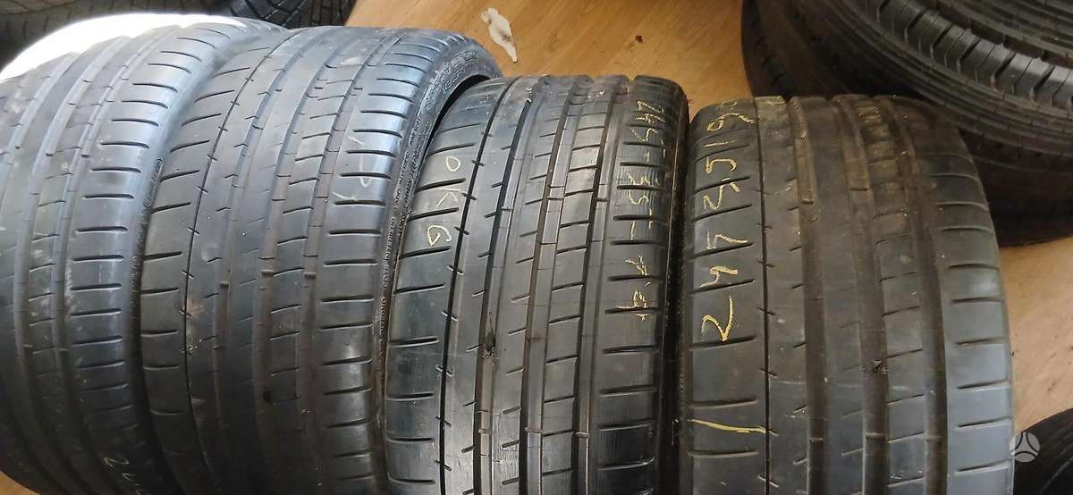 Michelin, vasarinės 245/35 R19