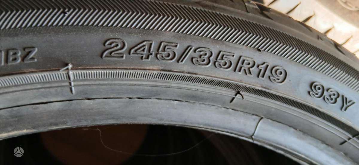 Bridgestone, vasaras 245/35 R19