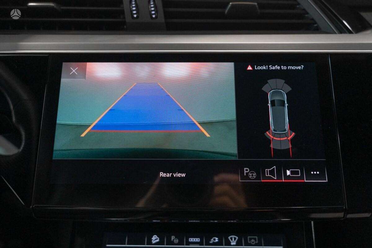 Audi e-tron, visureigis / krosoveris