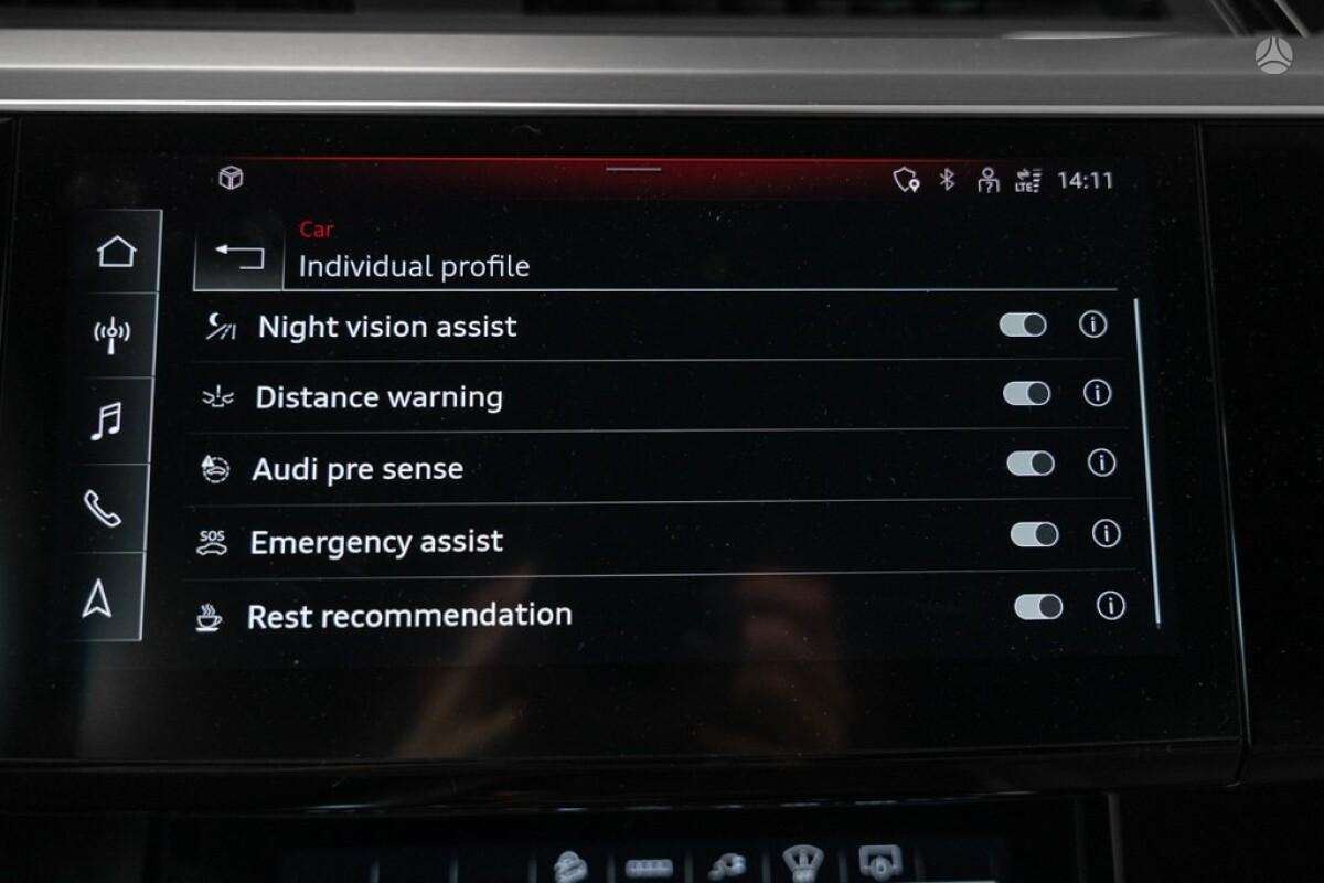 Audi e-tron, off-road / crossover