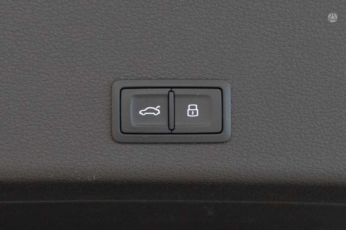 Audi e-tron, off-road / crossover