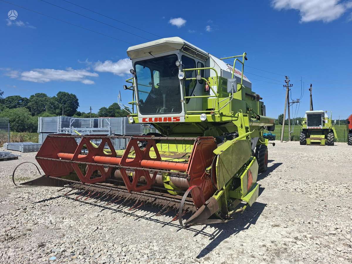 Claas Dominator 76, kombainai