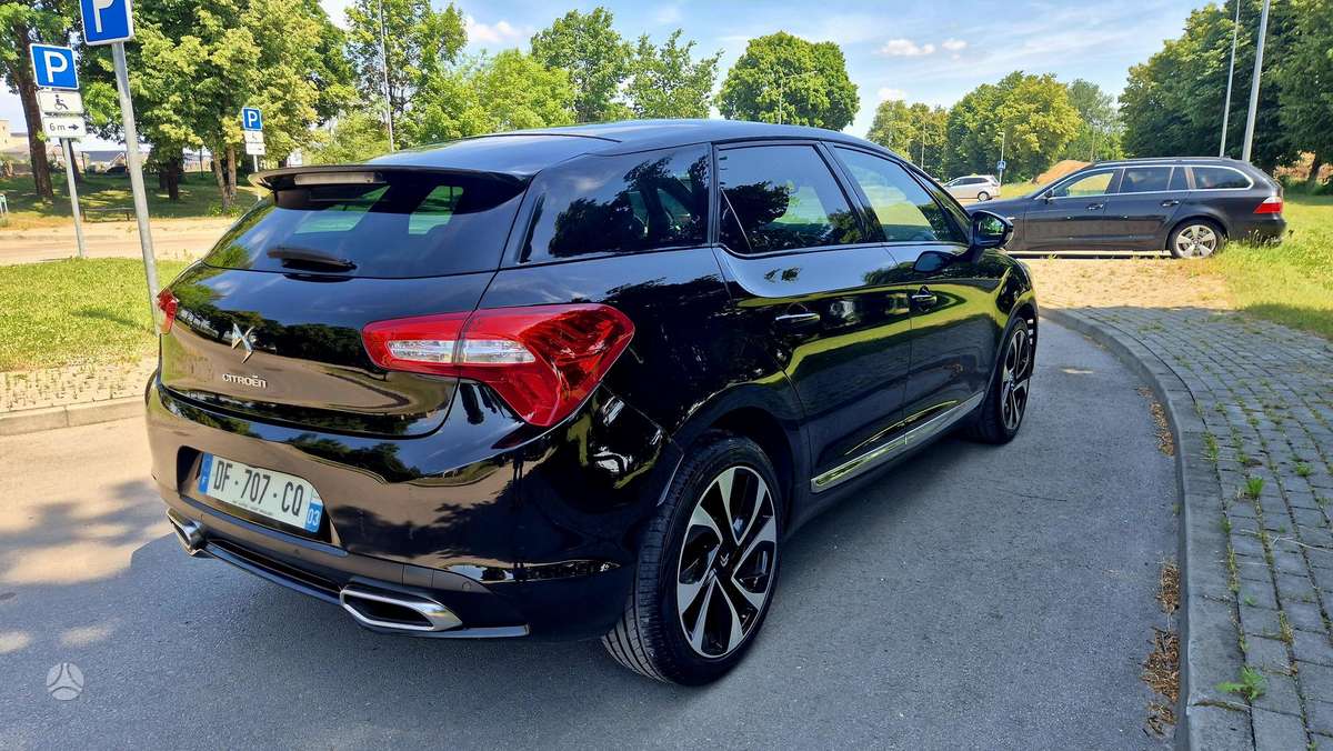 Citroen DS5, 2.0 l., hatchback