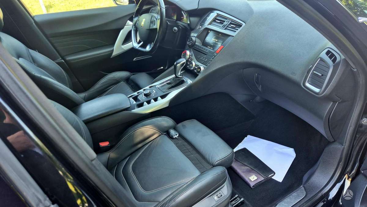 Citroen DS5, 2.0 l., Хэтчбек