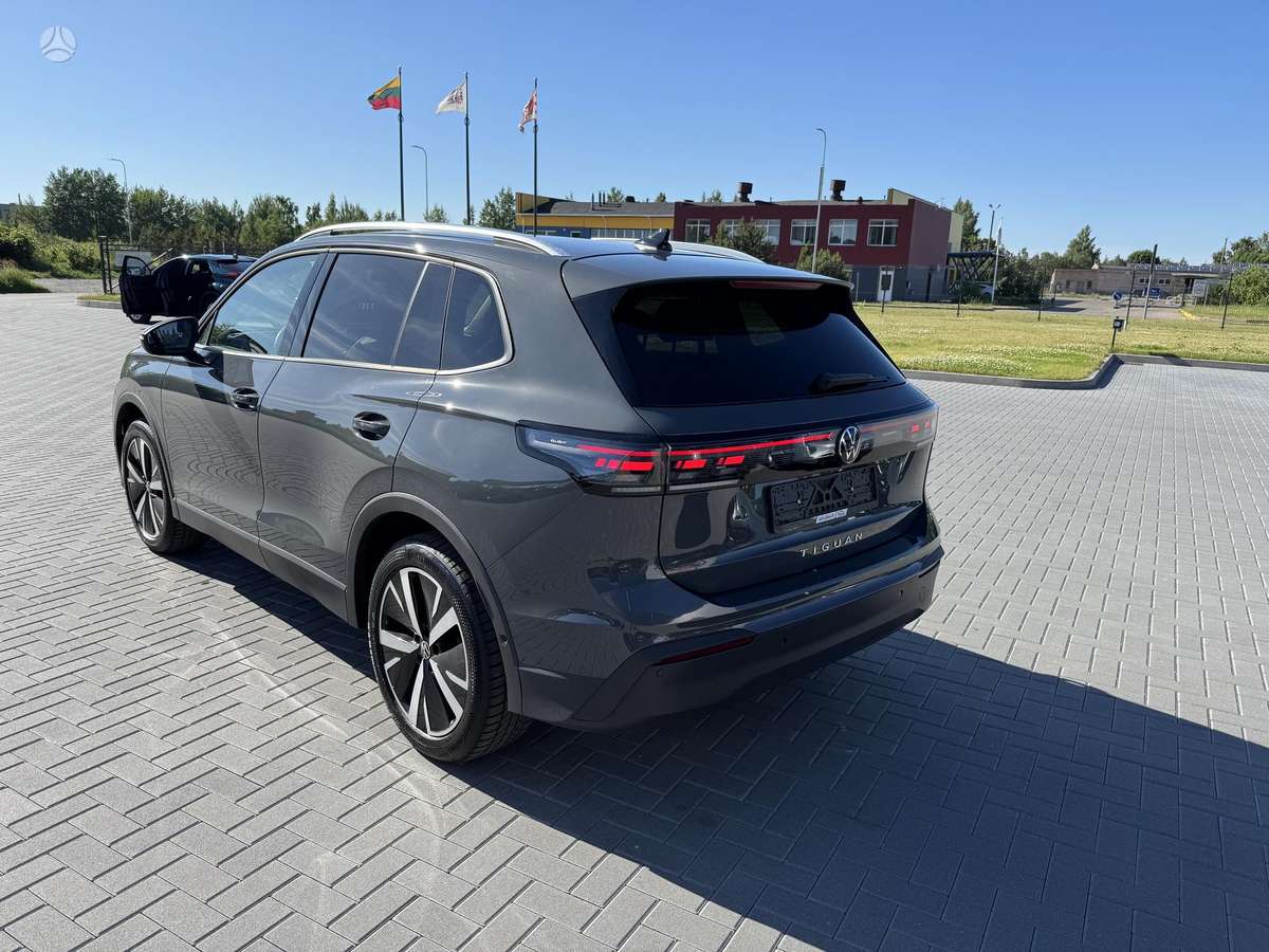 Volkswagen Tiguan - 4