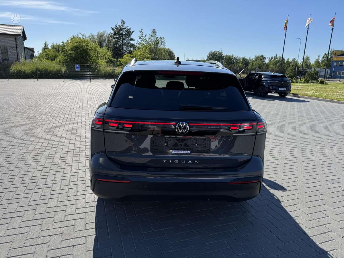 Volkswagen Tiguan - 5