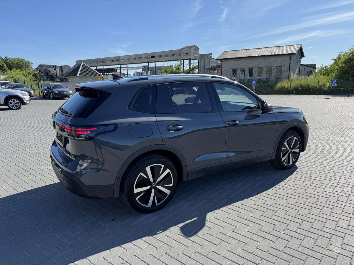 Volkswagen Tiguan - 7