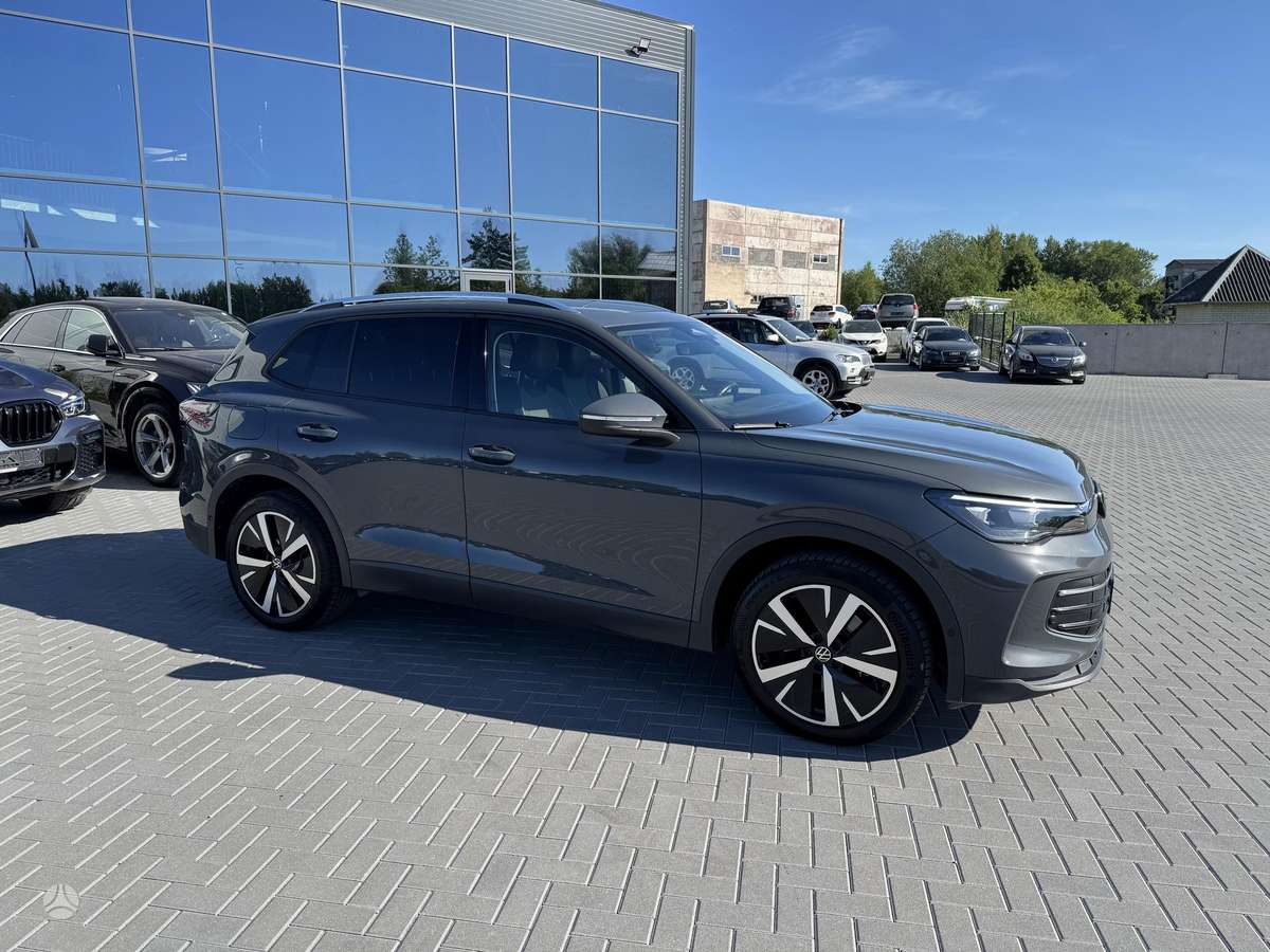 Volkswagen Tiguan - 8