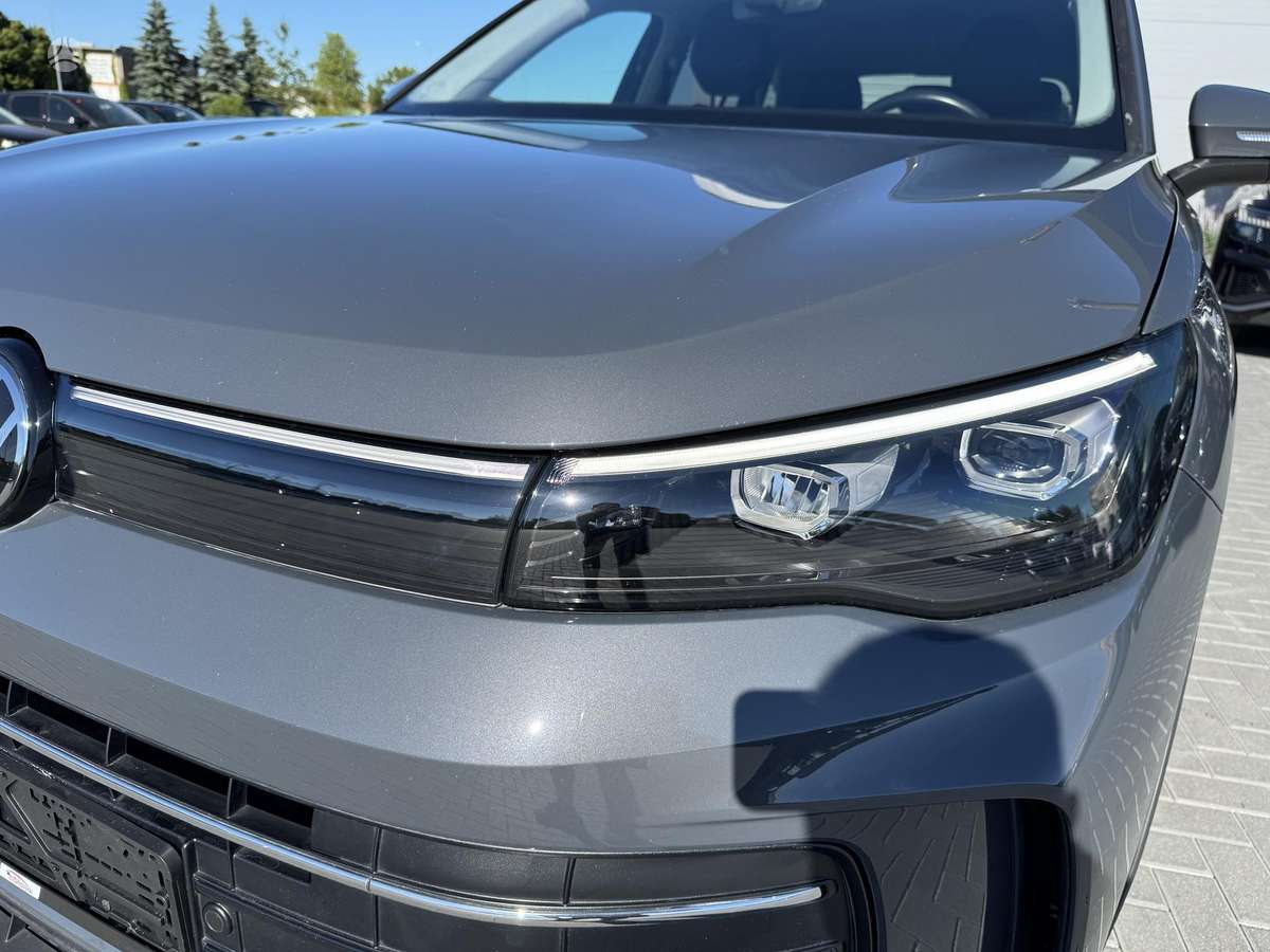 Volkswagen Tiguan - 11