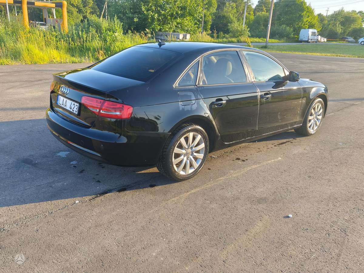Audi A4, 2.0 l., Седан