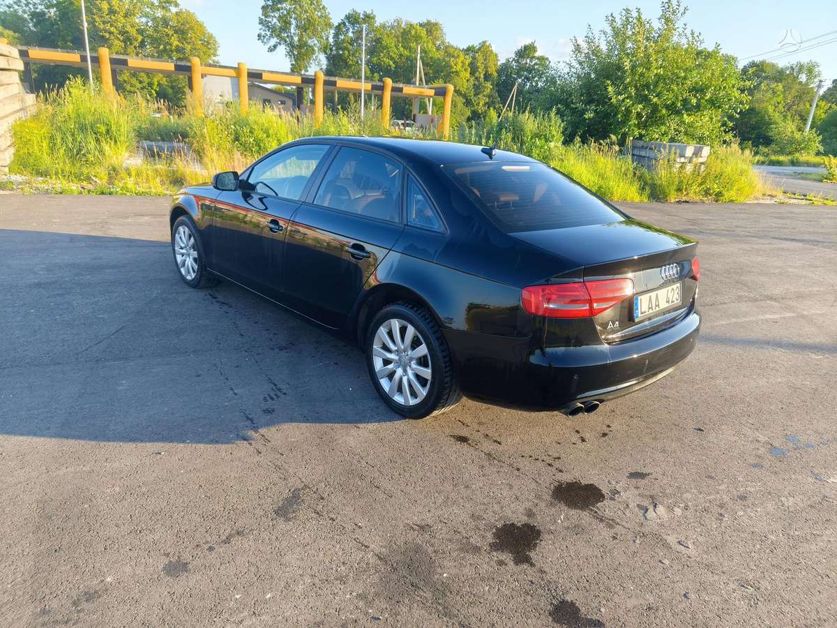 Audi A4, 2.0 l., Седан