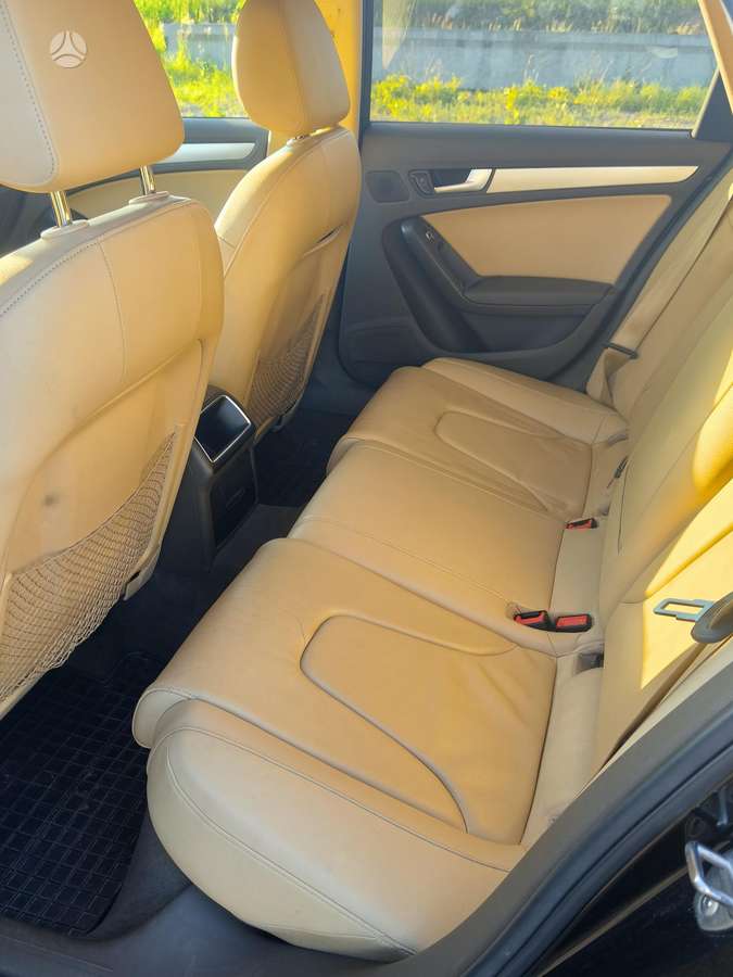 Audi A4, 2.0 l., Седан