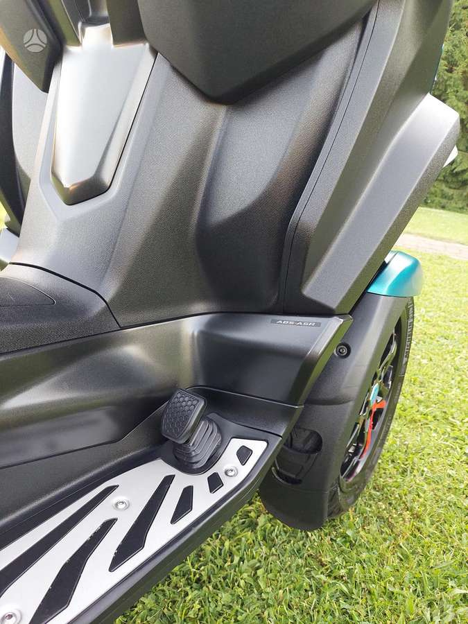 Piaggio MP3 400cc, трициклы