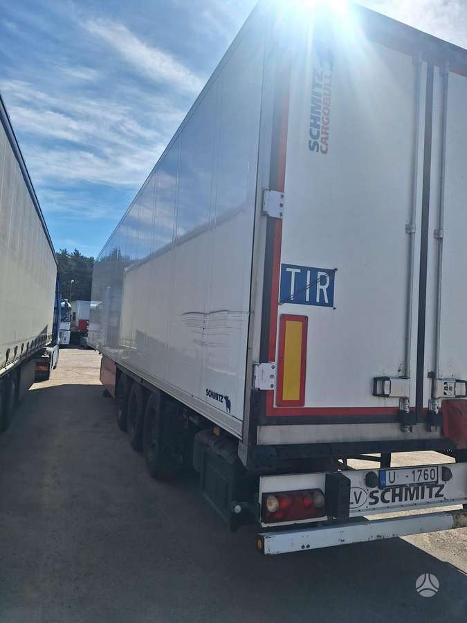 Schmitz SKO24, refrigerated
