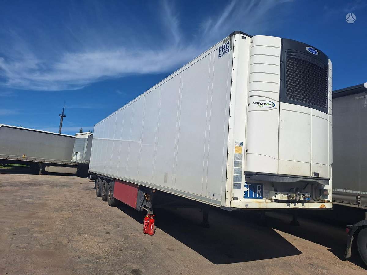 Schmitz SKO24, refrigerated