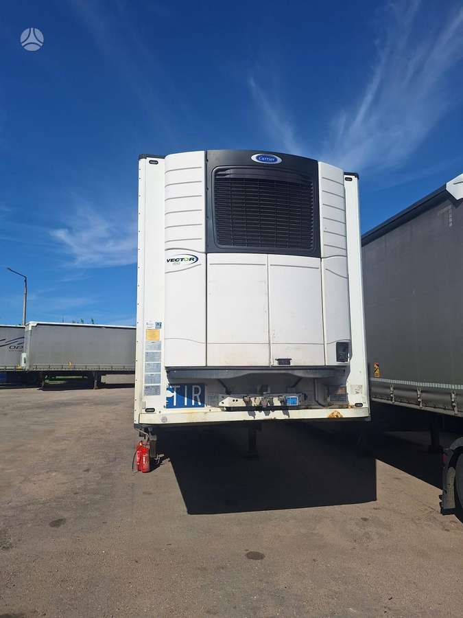 Schmitz SKO24, refrigerated