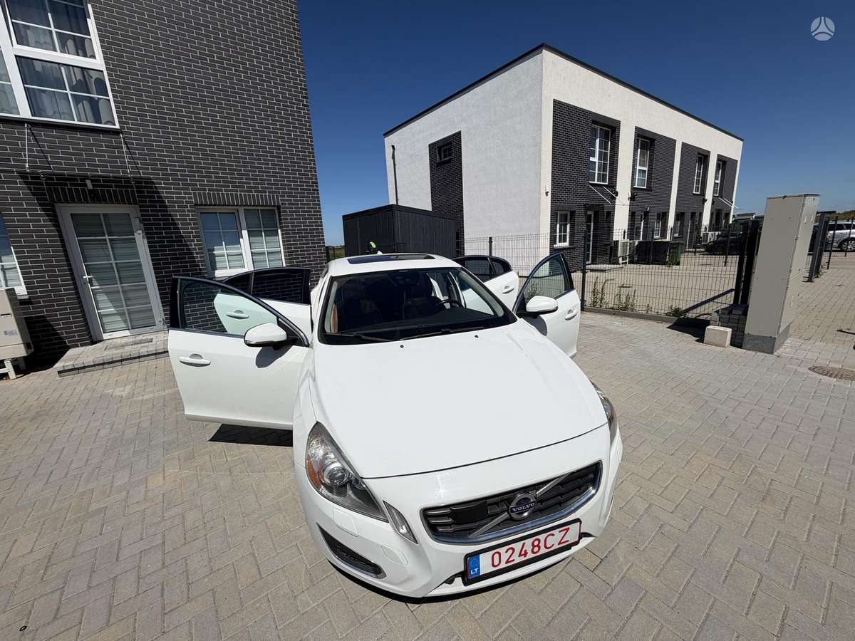 Volvo S60 - 1