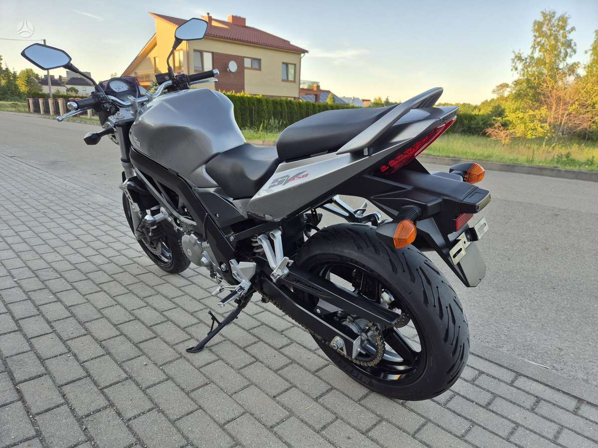 Suzuki SV 650cc, street / classic