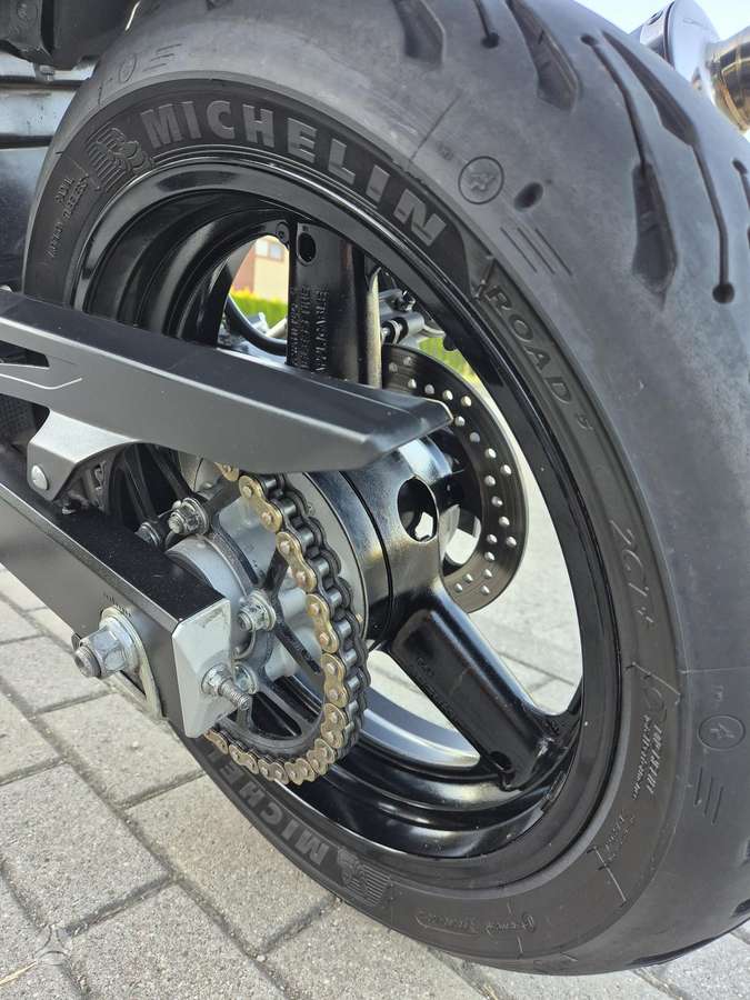 Suzuki SV 650cc, street / classic